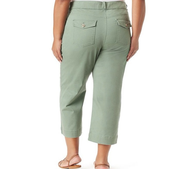 Gloria Vanderbilt Garden Sage Plus Size Shape Effect Pull-On Wide Leg Crop Pants - Picture 1 of 3
